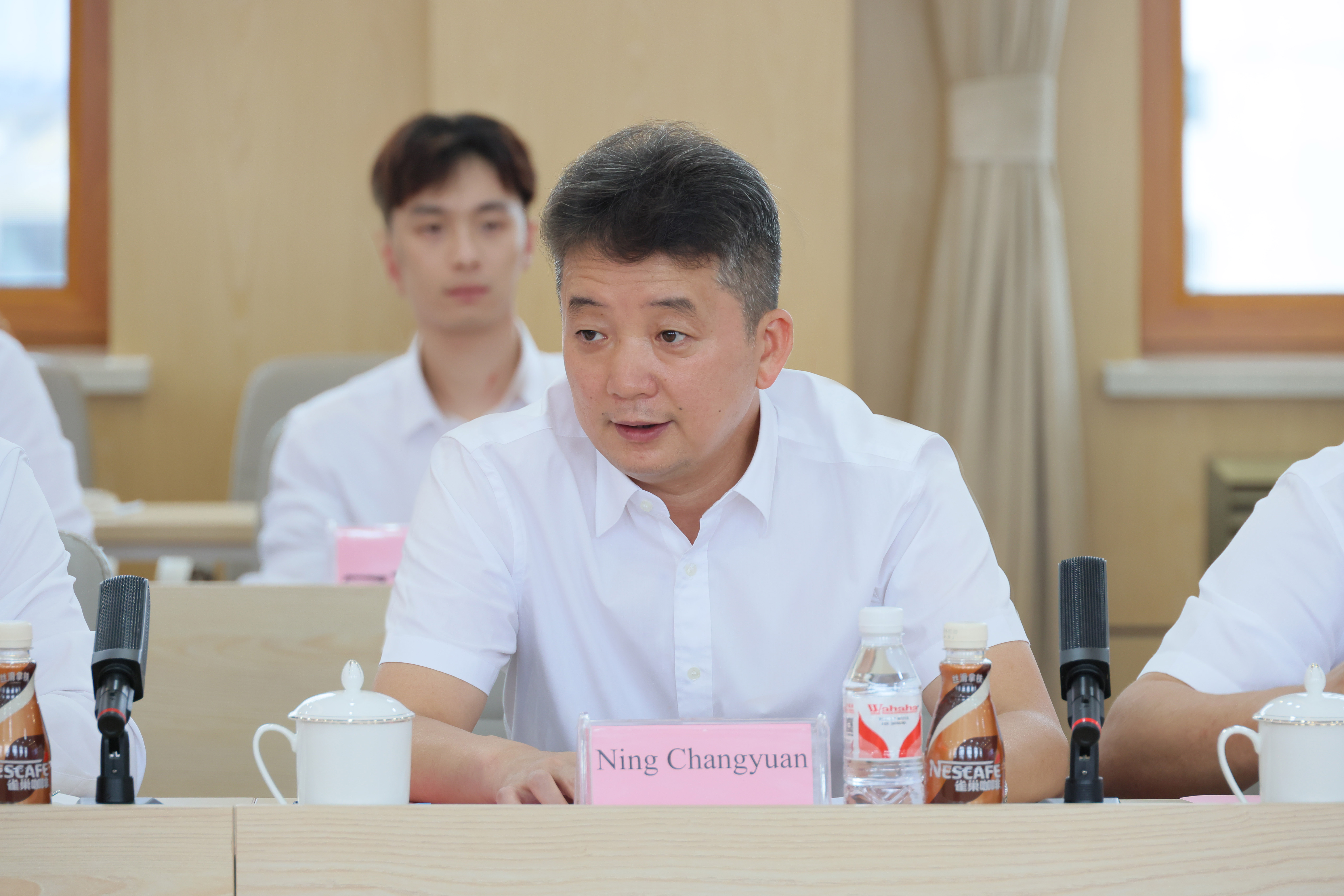 一声谢谢来自“15个国家、70名国外高级商务官员”——中国商务部国际商务官员研修学院赴ag真人平台官方股份开展“一带一路”国家经验交流座谈会(图2)